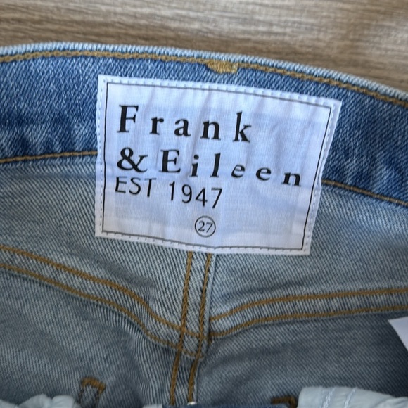 Frank & Eileen Women's Monaghan High Waist Crop Mom Jeans - Picture 9 of 13